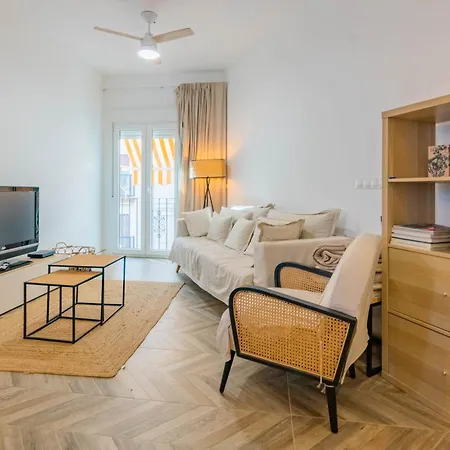 Luxury Downtown Station *