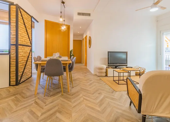 Апартаменты Luxury Downtown Station *